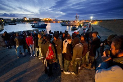 Lampedusa, sbarco immigrati clandestini dalla Tunisia
